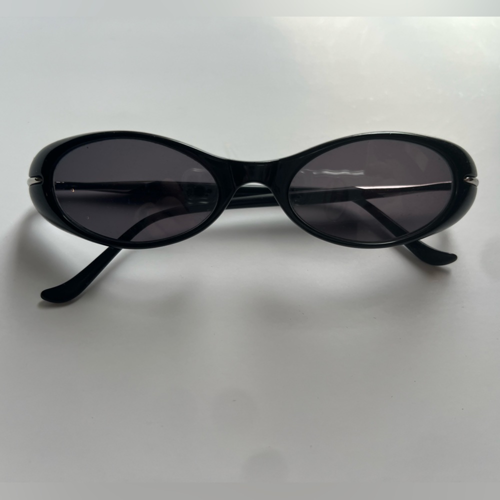 Kata Classic Cat Eye Sunglasses Black